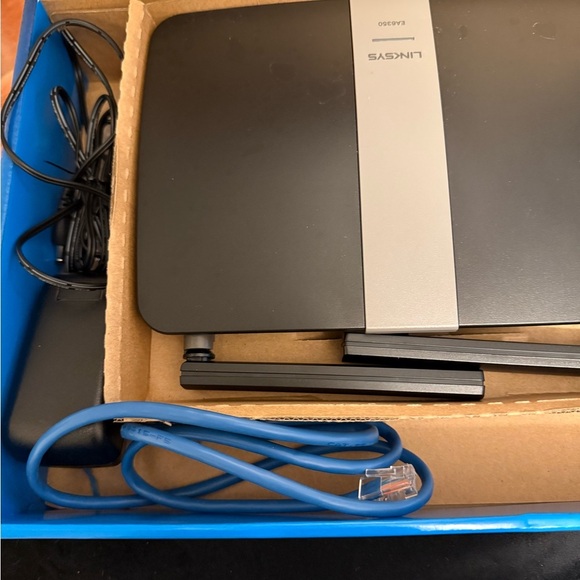 Linksys router AC 1200+ dual band smart WiFi gigabit router- NEW - Picture 10 of 11